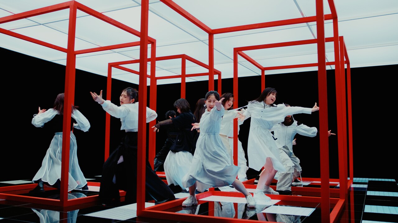 WHITE SCORPION「眼差しSniper」ミュージックビデオより。(c)OVERSE