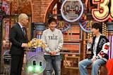 左からダウンタウン、TETSUYA(L'Arc-en-Ciel)。(c)読売テレビ