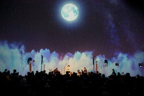 「菊池桃子-Precious Starlight-」の模様。