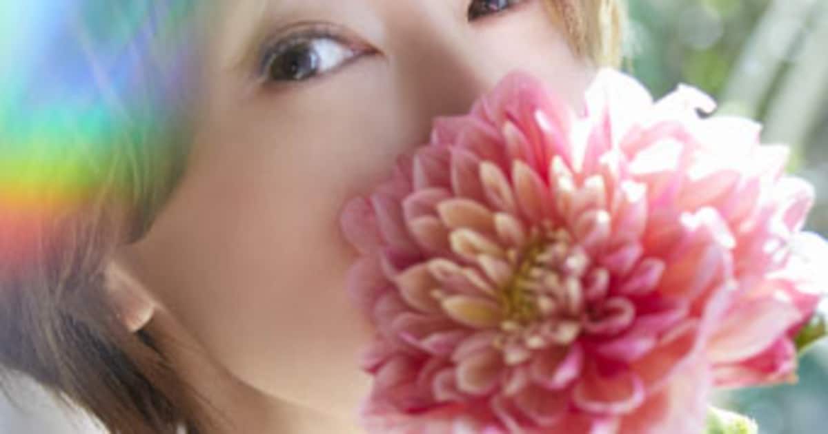  鈴木亜美デビュー25周年記念コンプリートボックス発売、特典に「ASAYAN」出演映像や衣装の切れ端 - 音楽ナタリー Motiv 