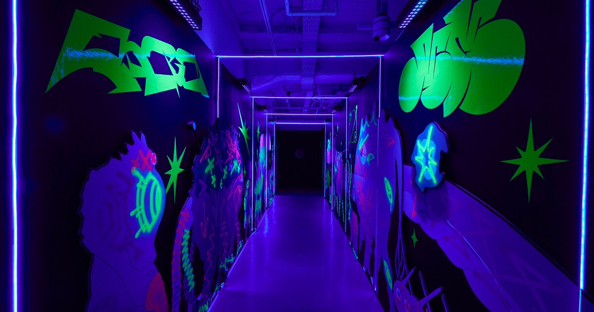 ミドグラ、ミニアルバムの世界を体感できる初の展覧会スタート - 音楽 