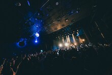 Kaneeeのライブの様子。（撮影：Daiki Miura）