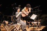 安藤裕子とShigekuni(B, G)。(Photo by Hayato Watanabe)