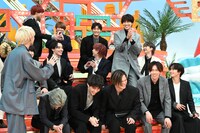 超特急を鉄道旅に連れていきたい伊藤壮吾（上段左から3番目）。