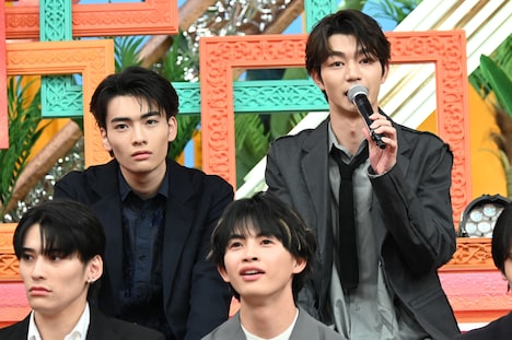 “釣り部”の新たな部員を探す吉澤要人（上段右）。