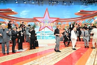 中村旺太郎（ICEx）の一発芸披露に盛り上がるEBiDANメンバー。