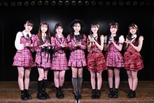 「AKB48劇場18周年特別記念公演」の集合写真。(c)AKB48