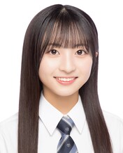 秋山由奈 (c)AKB48