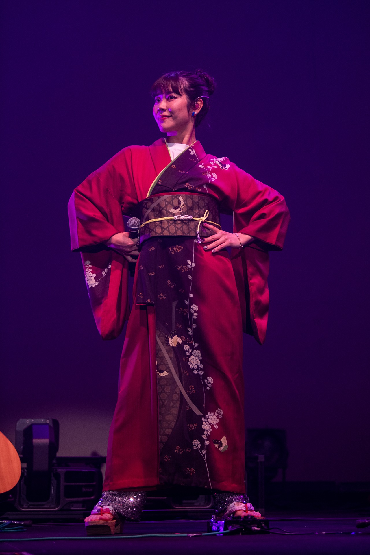 和服姿の眉村ちあき。