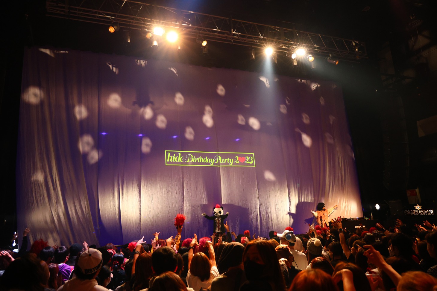 DJ 桃知みなみ（Photo by Ueno Hiroyuki［LINKSOLU,Inc.］、Ichinose Aki［LINKSOLU,Inc.］）
