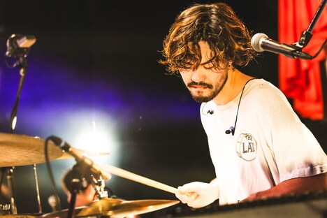 ゆりと（Dr）（Photo by 冨田味我）