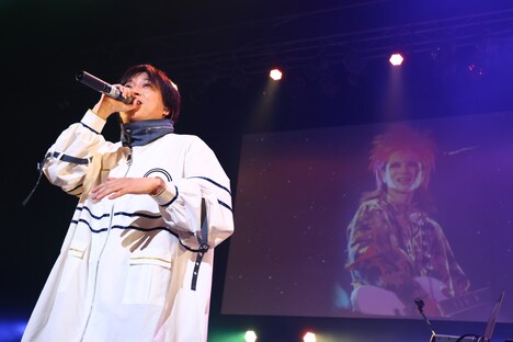 CUTT（Vo, G, Sequencer / SPEED OF LIGHTS）（Photo by Ueno Hiroyuki［LINKSOLU,Inc.］、Ichinose Aki［LINKSOLU,Inc.］）