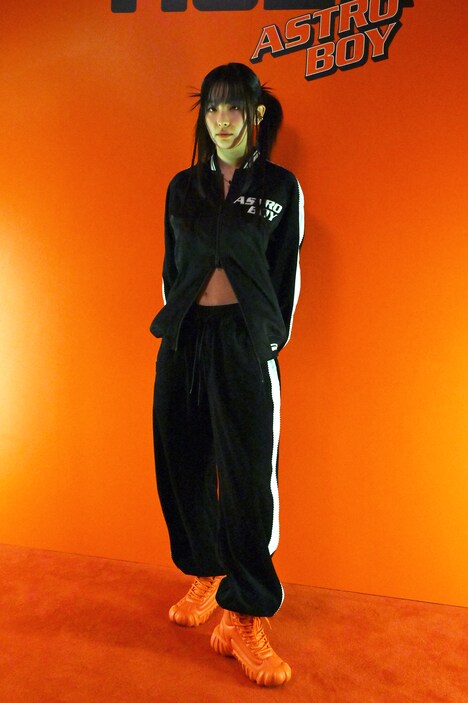 凛としたスルギ（Red Velvet）。