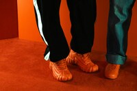 スルギ（Red Velvet）の足元。「鉄腕アトム」とコラボした新作アイテムを着用している。