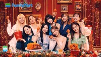 「ファミマ×TWICE クリスマスチキン」編より。