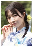 江籠裕奈の卒業写真集「限りなく、恋だと思う」HMV限定版表紙。（撮影：青山裕企）