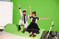 ローソン新テレビCM「メリーデリシャス！ クリスマススイーツ」編の撮影風景。