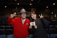 左から円広志、渋谷凪咲（NMB48）。(c)関西テレビ