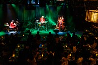 「H ZETTRIO LIVE 2023 祝 -60ヶ月連続配信達成記念-」の様子。（Photo by ViVi Koharu）