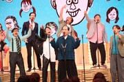 グから昭和・平成・令和を彩った名曲まで140人が熱唱！年末SP」歌ウマ芸人合唱団 (c)フジテレビ