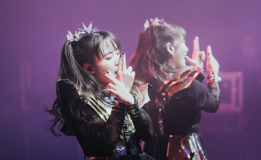 「BABYMETAL WORLD TOUR 2023 EU & UK」の様子。（Photo by Carlos Guasch）
