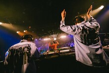 左からSHINCO、STUTS。（撮影：Daiki Miura）