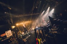 花冷え。香港公演より。