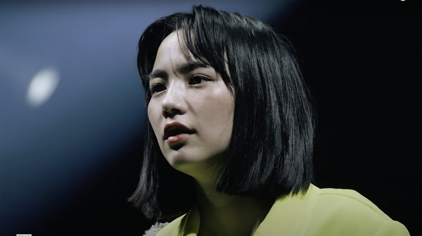 のん「荒野に立つ」ライブ映像より。