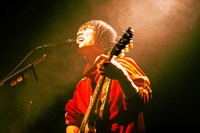 杉浦祐輝（G, Vo）（撮影：コンドウナナ）