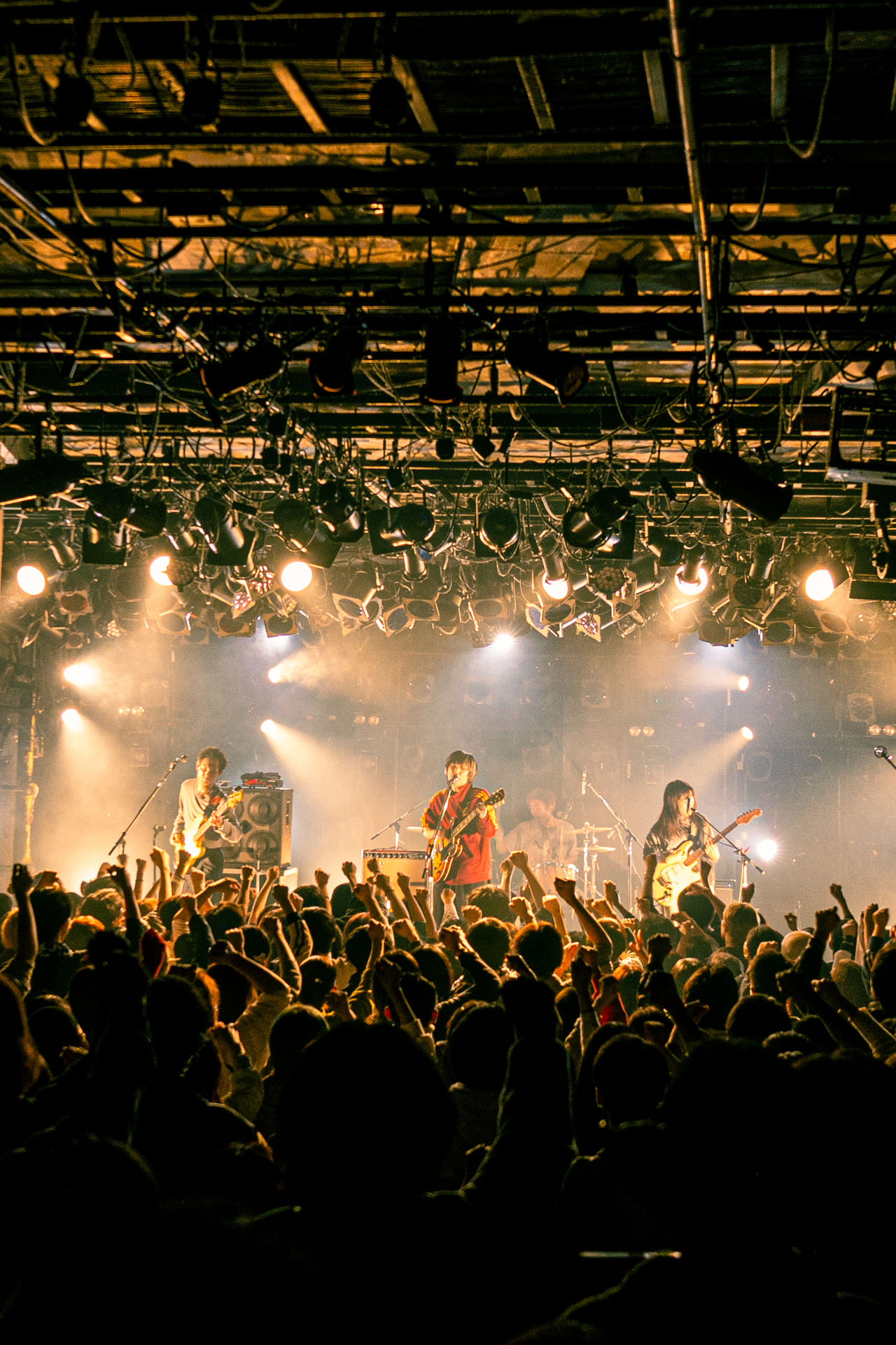 帝国喫茶初ワンマンツアー「世界中の街にロマンスを」ファイナル東京・渋谷CLUB QUATTRO公演の様子。（撮影：コンドウナナ）