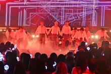 「1st LIVE INI」より。