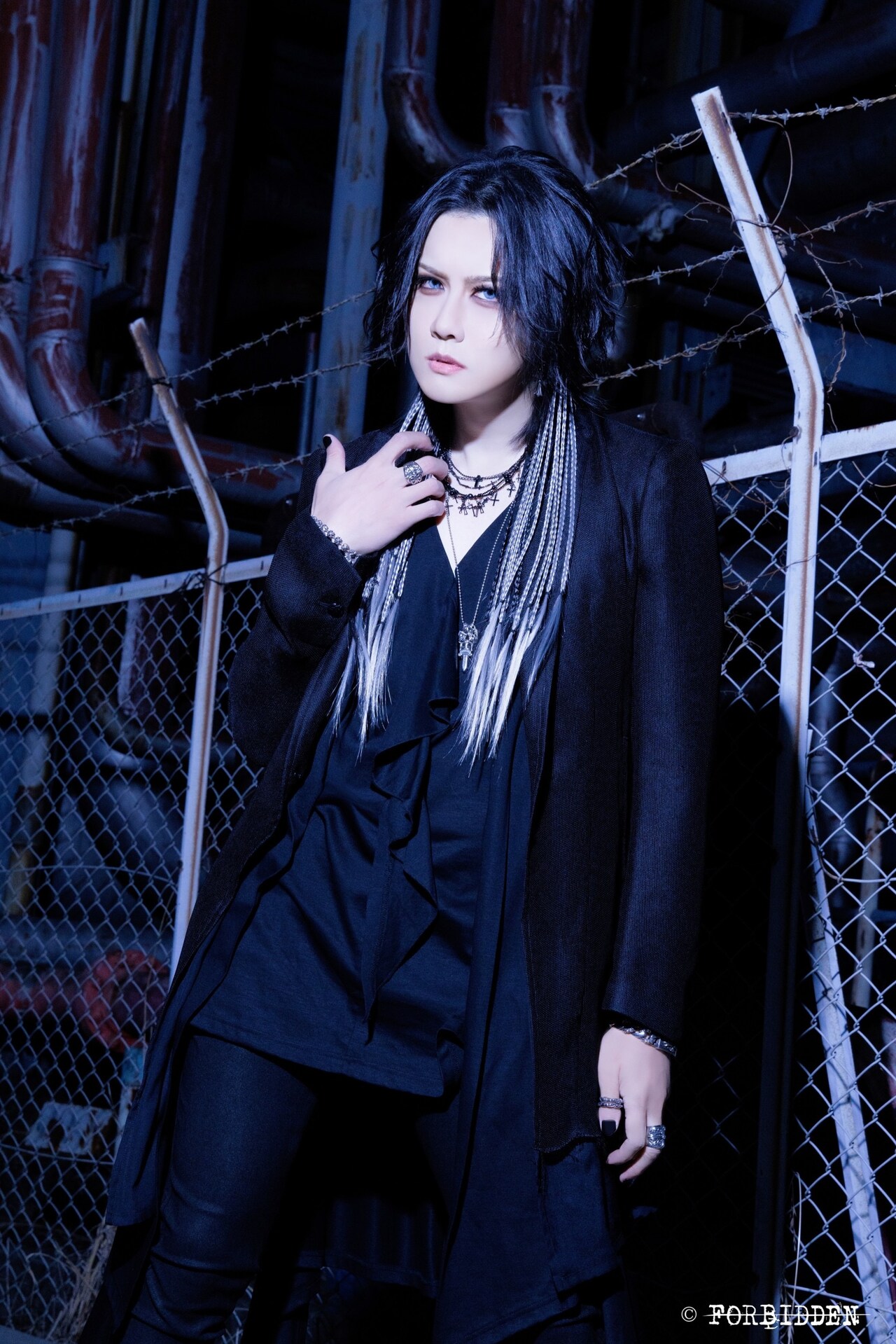 凛（G） - 元SCREW鋲と元Lilith凛が新バンド結成、3カ月連続で新曲配信