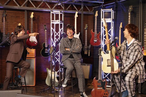 左から和田唱（TRICERATOPS）、江口洋介、オカモトコウキ（OKAMOTO'S）。