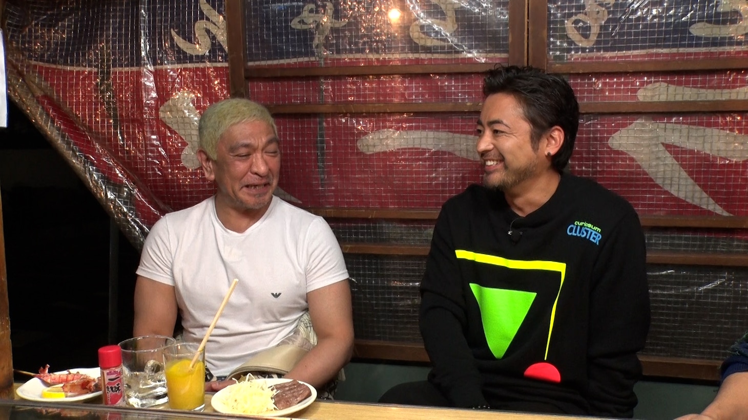 左から松本人志、山田孝之。 (c)フジテレビ