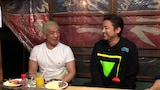 左から松本人志(ダウンタウン)、山田孝之。 (c)フジテレビ