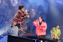 左からKEIGO（Vo）、ダイアナガーネット。（Photo by "SUGI" Yuya Sugiura）