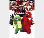 左からガチャピン、ムック。(c)ガチャムク