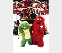 左からガチャピン、ムック。(c)ガチャムク