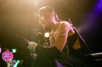 ファンサする頓知気さきな。