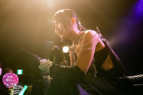 ファンサする頓知気さきな。