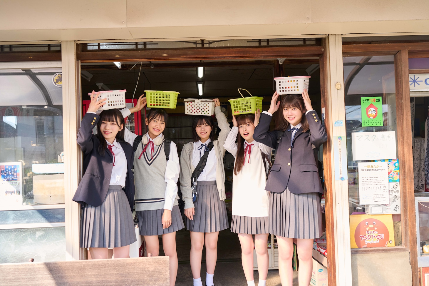 乃木坂46 5期生 写真集「あの頃、乃木坂にいた」より。（撮影：花盛友里）