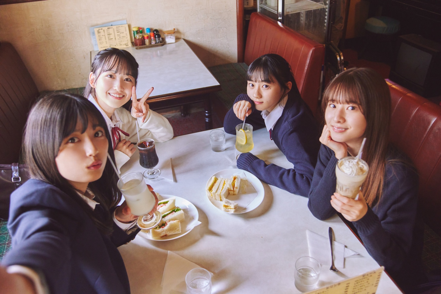 乃木坂46 5期生 写真集「あの頃、乃木坂にいた」より。（Photo by Sakai De Jun）