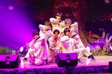 世が世なら!!!（撮影：加藤千絵［CAPS］）