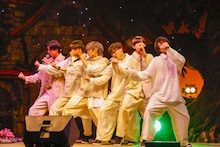 世が世なら!!!（撮影：加藤千絵［CAPS］）