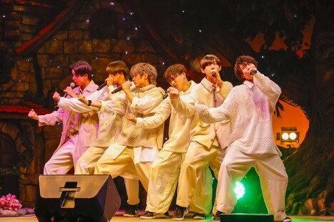 世が世なら!!!（撮影：加藤千絵［CAPS］）