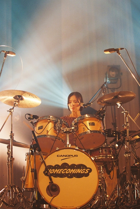 石田成美（Dr）（撮影：池野詩織）