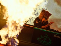 DJ Santa Monica（DJ）（撮影：酒井ダイスケ）