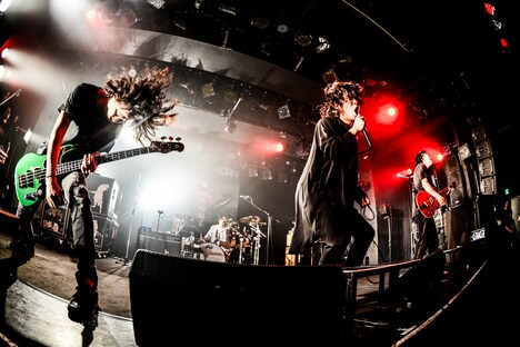 THE BACK HORN「25th Anniversary『KYO-MEIワンマンツアー』～共鳴喝采～」宮城・Rensa公演の様子。