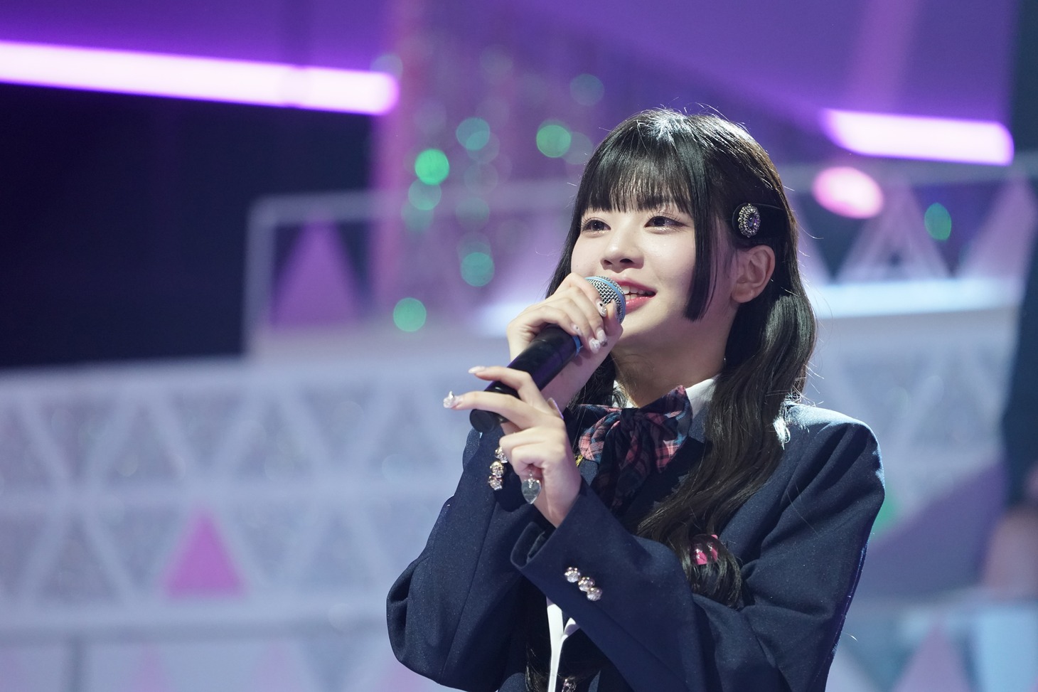 2位：村上璃杏
 (c)LAPONE Entertainment