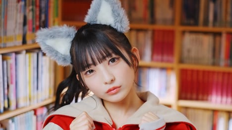 ≠ME「ヒロインとオオカミ」ミュージックビデオより。